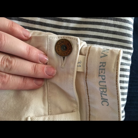 Banana Republic off-white denim slim jeans - Picture 2 of 2